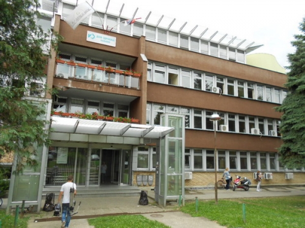 Много новооболелих