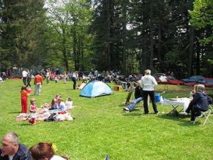 "Празник над празницима!?"